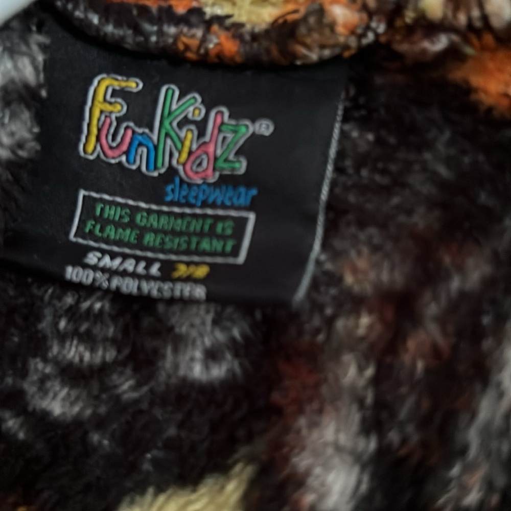 Fun Kids Boy’s Robe. - Picture 4 of 4